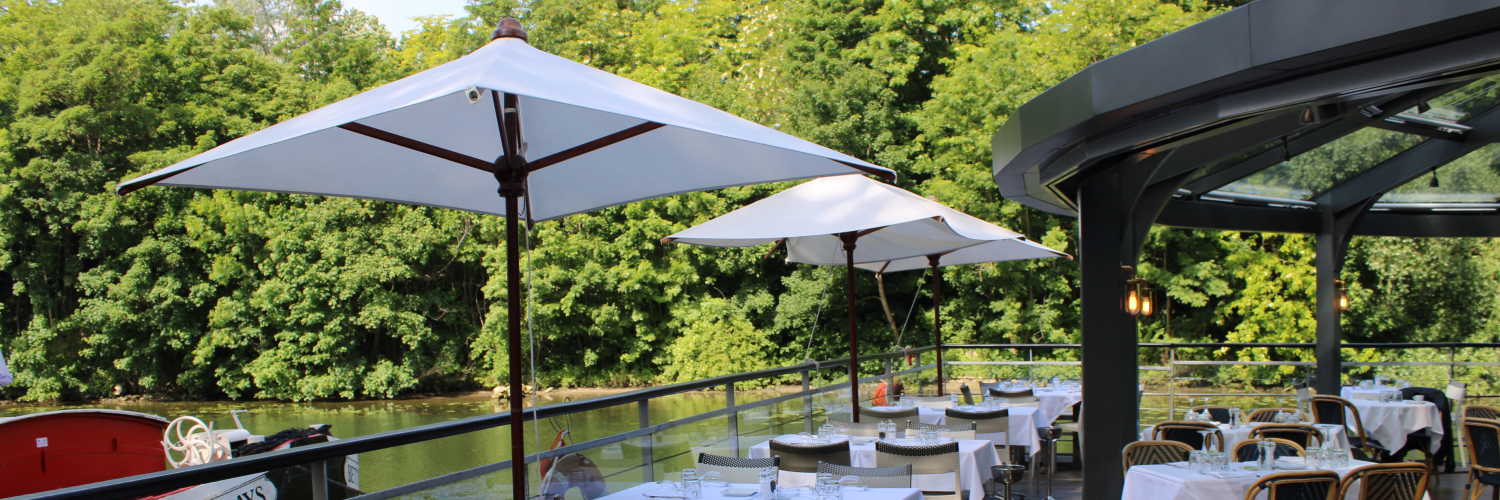 Les restaurants situés en ville, au bord de l'eau ou pourvus d'une large terrasse, séduiront les clients cet été. Crédit : La Revue des Comptoirs.