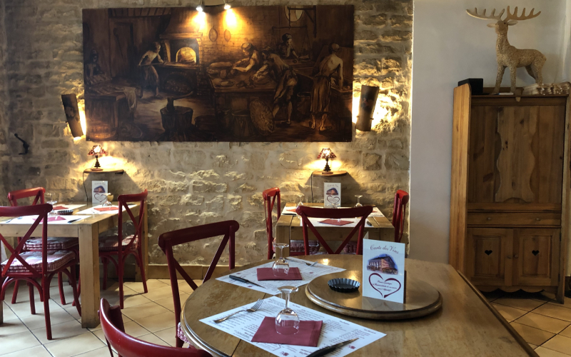 La salle du restaurant Bonséjour, à Verdun.