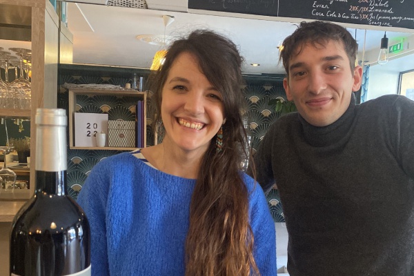 Margot Vouters et Thomas Ternel ont ouvert leur restaurant à 31 et 28 ans. Crédits : Andréa Deconche.