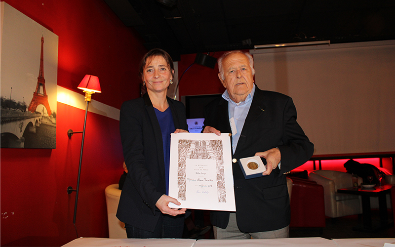 Denis Turière reçoit la médaille de la Ville de Paris