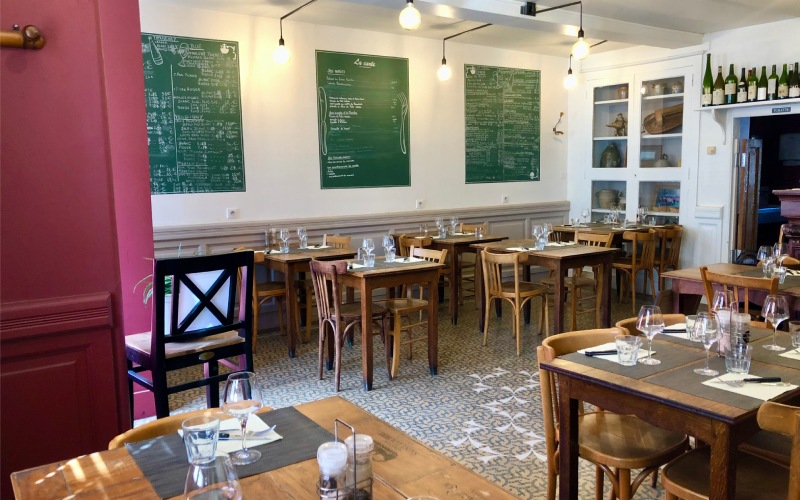 La salle du restaurant Au P'tit Goûter, à Sancerre.