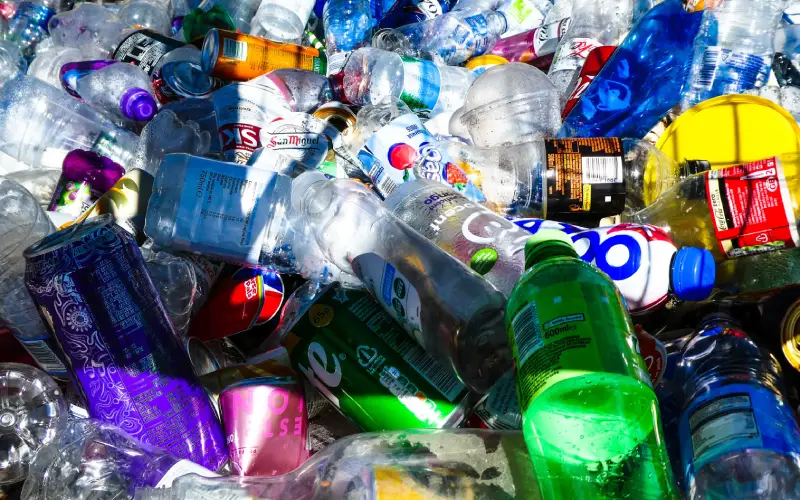 Recyclage de bouteille en plastique