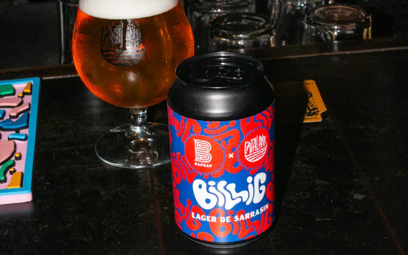 La brasserie artisanale BapBap, située dans le 11e arrondissement de Paris, a lancé Billig, une bière éphémère de type lager brassée avec 30 % de sarrasin. Crédit : BapBap.