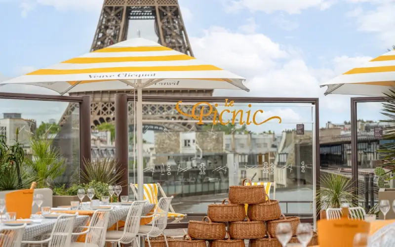 picnic by veuve clicquot