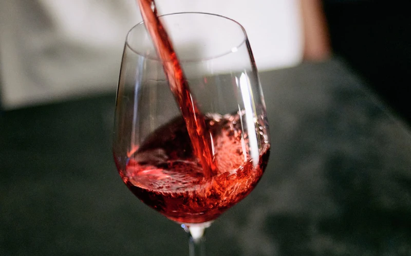 verre vin rouge beaujolais nouveaux