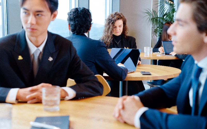 Les étudiants de Glion découvriront en 2027 la nouvelle formule des masters à temps plein. Crédit : Glion.