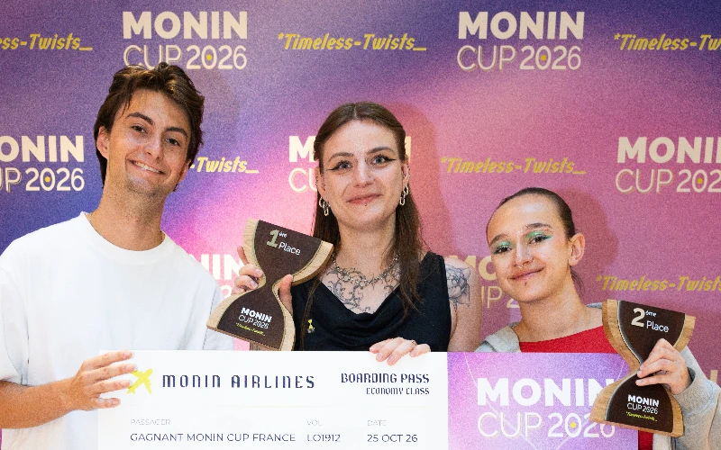 Marie Koeller après sa victoire à la finale France de la Monin Cup, avec à ses côtés Elisa Pires et Maxence Garmy-Ogerau. Crédit : Monin.