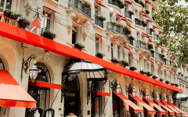 plaza athénée restaurant