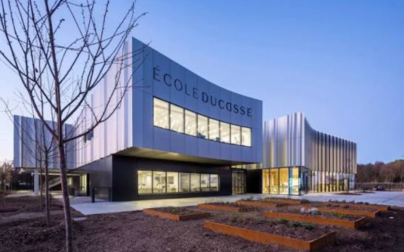 Devanture de l'école